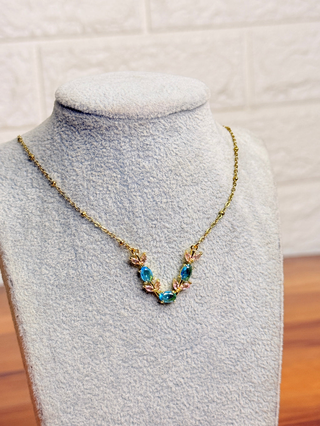 Tulip necklace (blue)