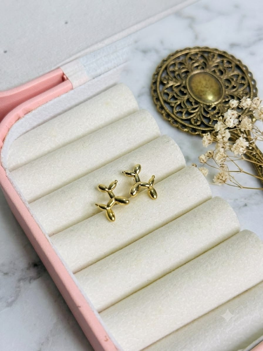 Shiro Studs