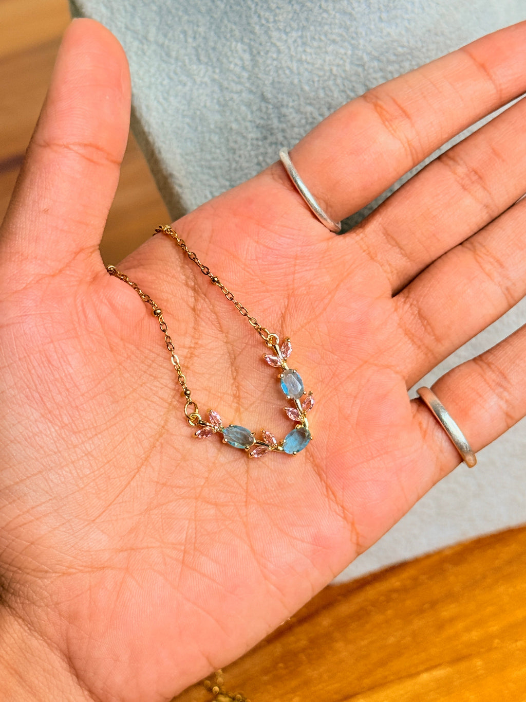 Tulip necklace (blue)