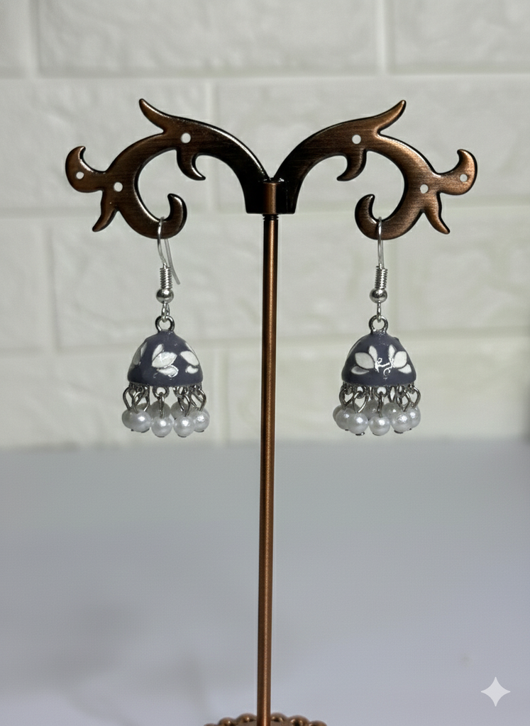 Meenakri Jhumka
