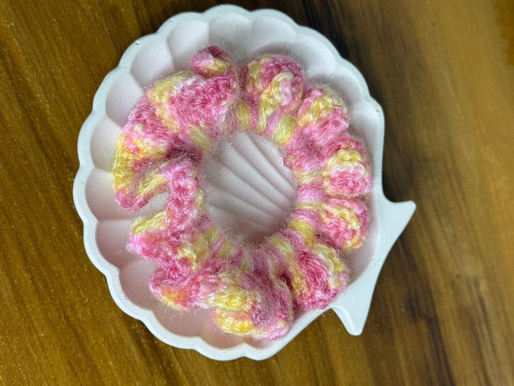 Shalvika's crochet scrunchie