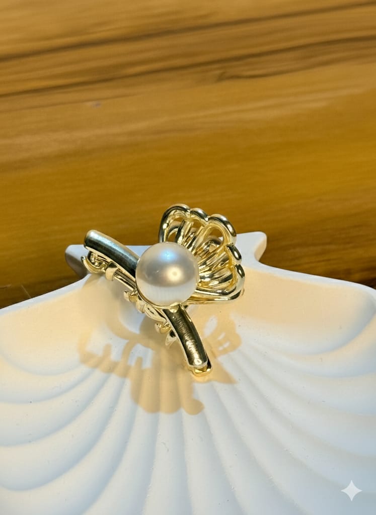 Pearl metallic claw