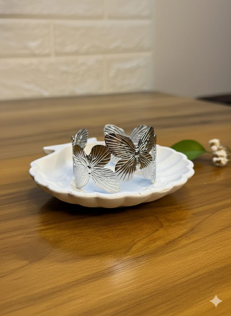 Butterfly bangle (silver)