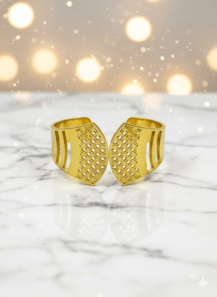 Golden lattice cuff