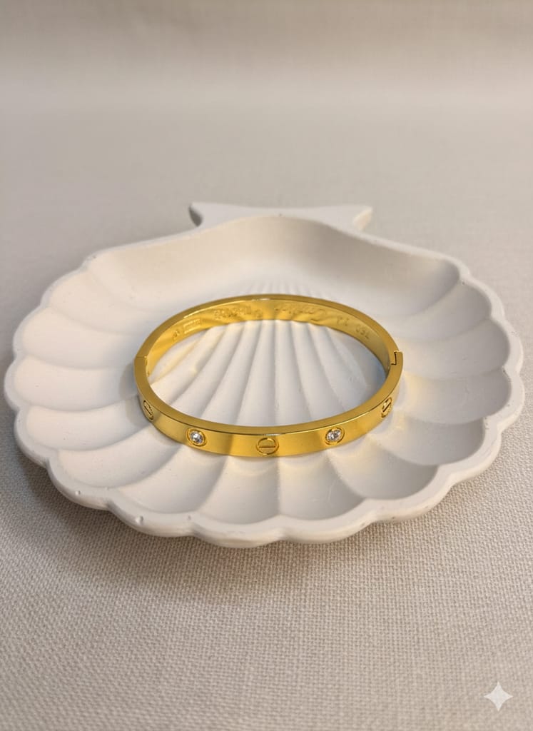Baby size Cartier (gold)(circular)