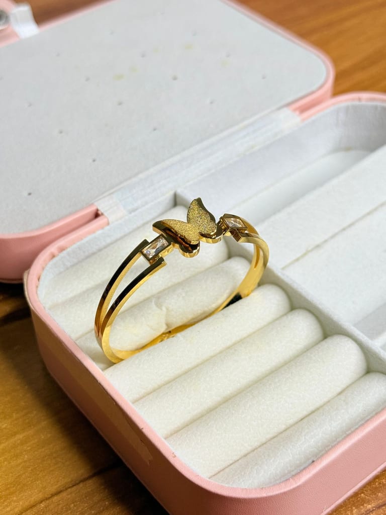 The Frosted Flutter Bracelet: (baby size)