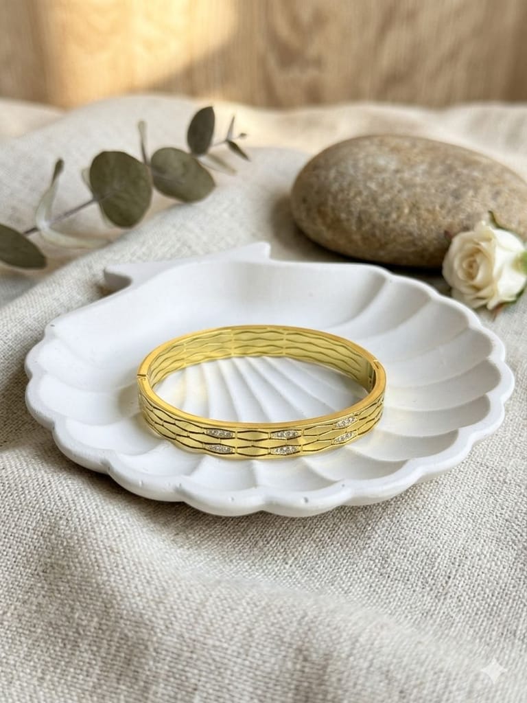 The Sovereign Bangle (Baby size)
