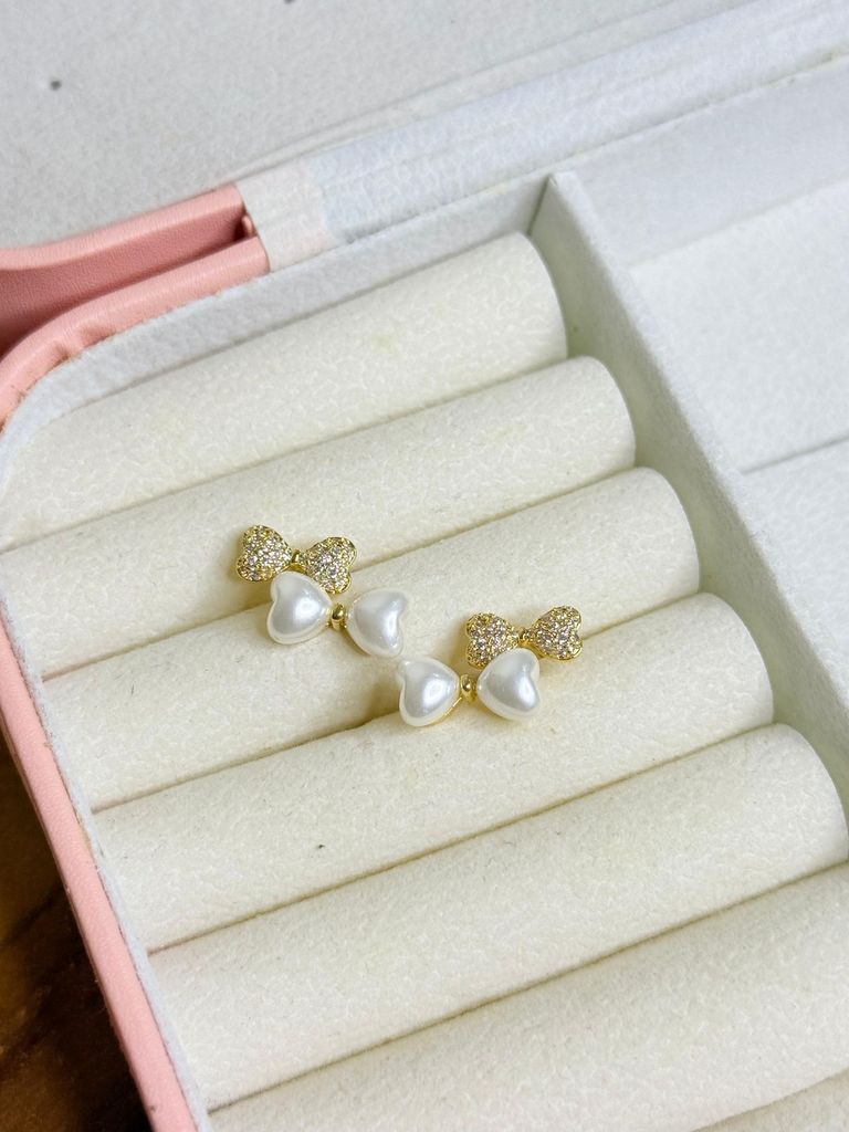 Cupid’s Ribbon Studs