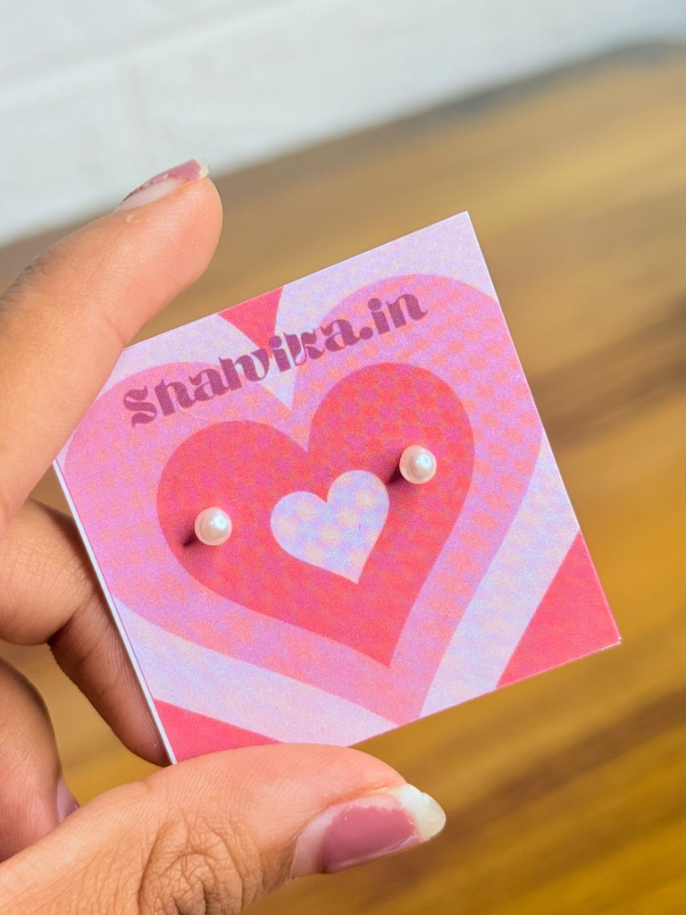 Luna Pearl Studs(anti tarnish)