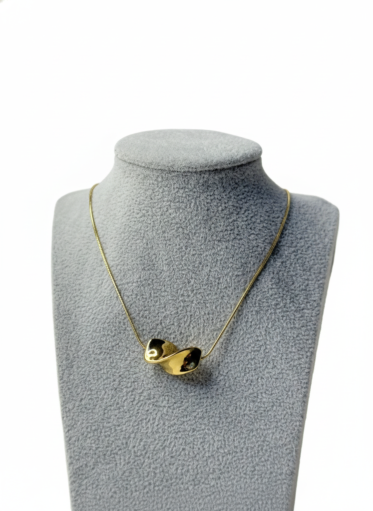 Fluid gold pendent