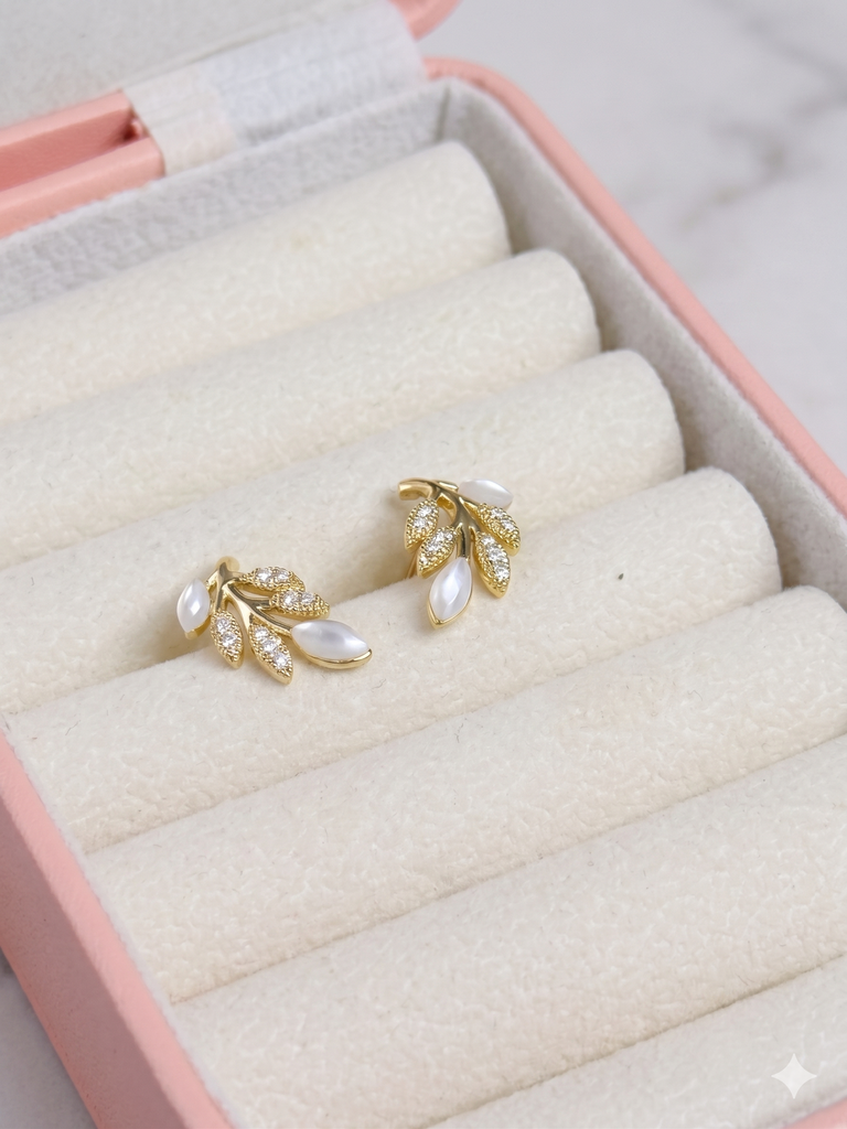 Dainty Pave & Pearl Studs