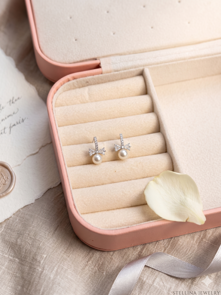 The Juliet Pearl Bows