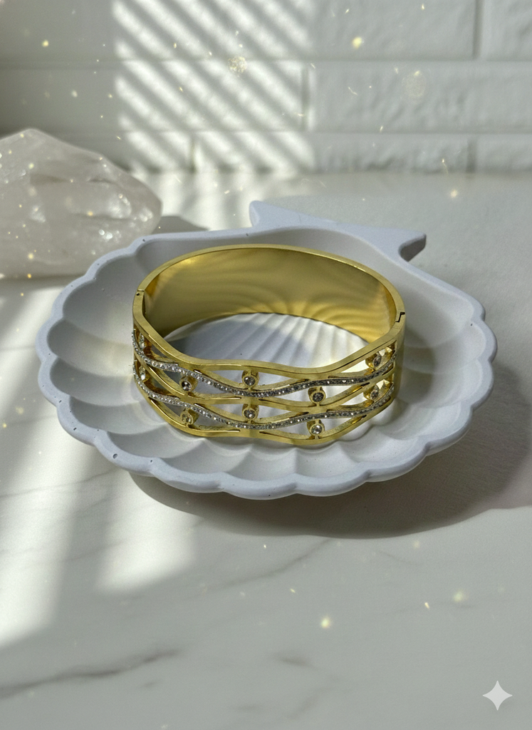 Diamond wave bracelet 