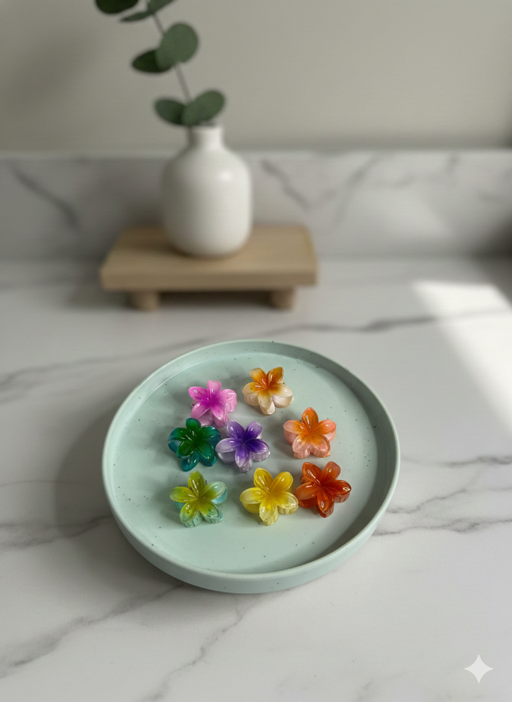 Mini glossy flower claw clip