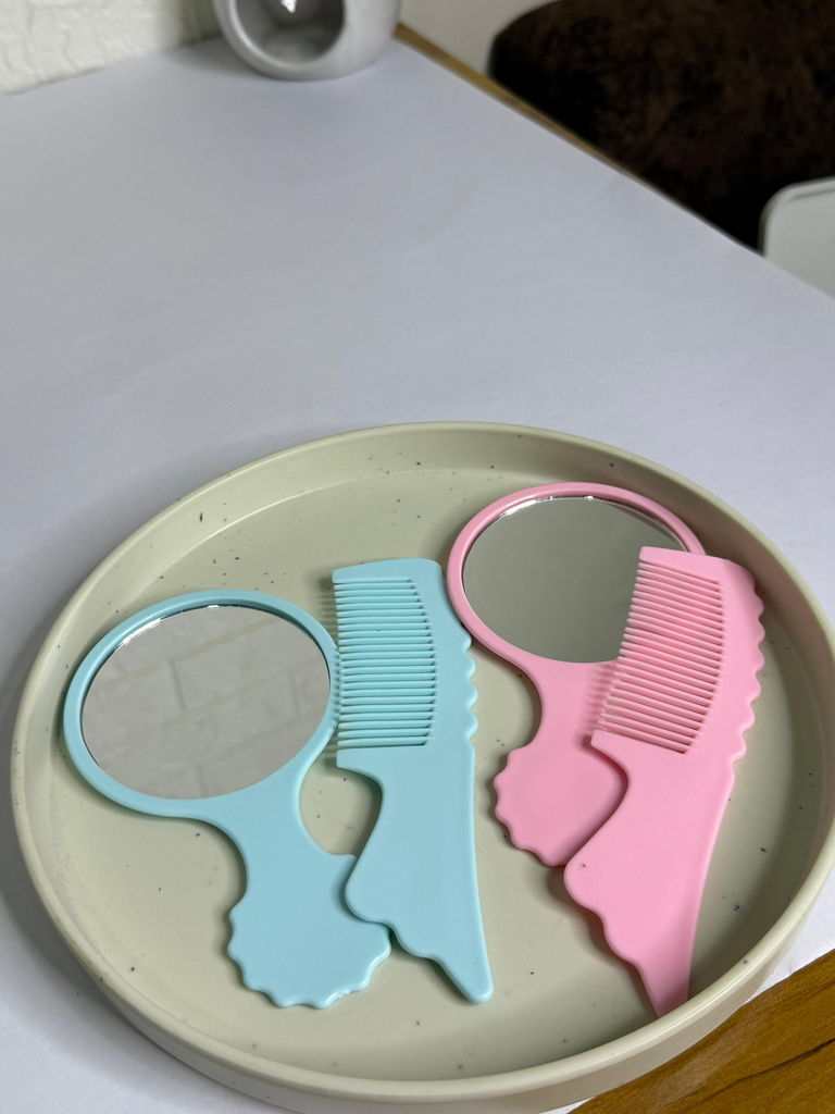 Mirror and combs set