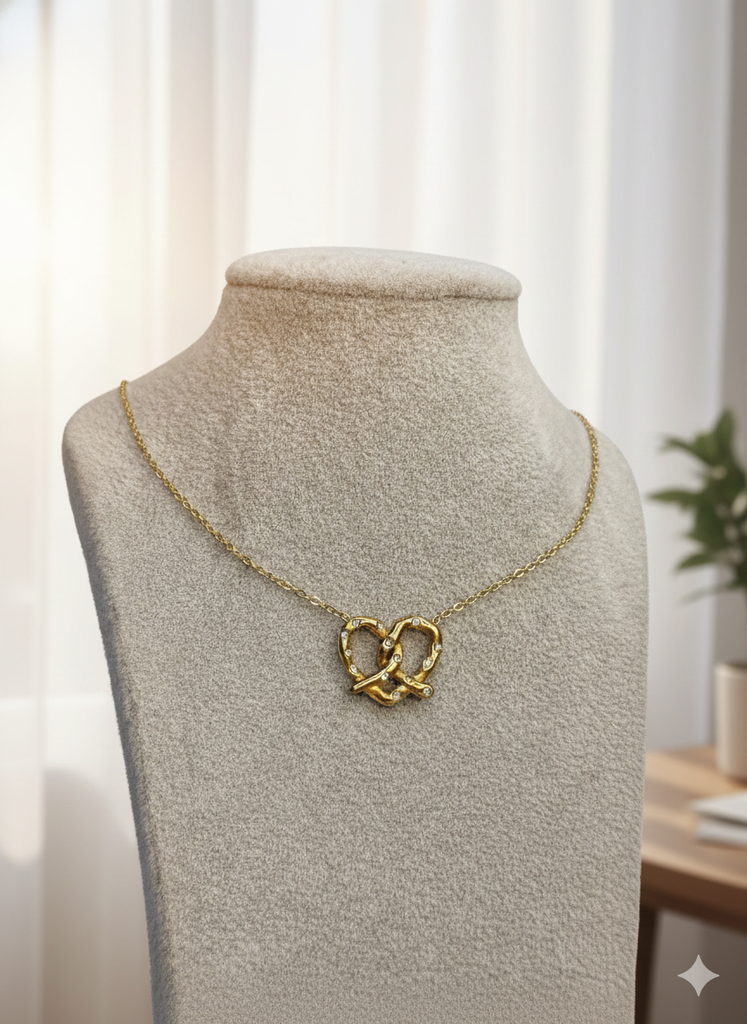 Infinite love knot