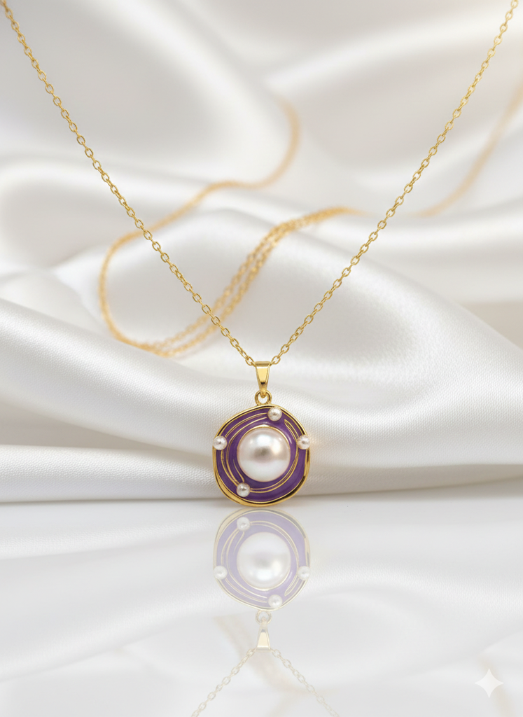 A pearl with enamel 
