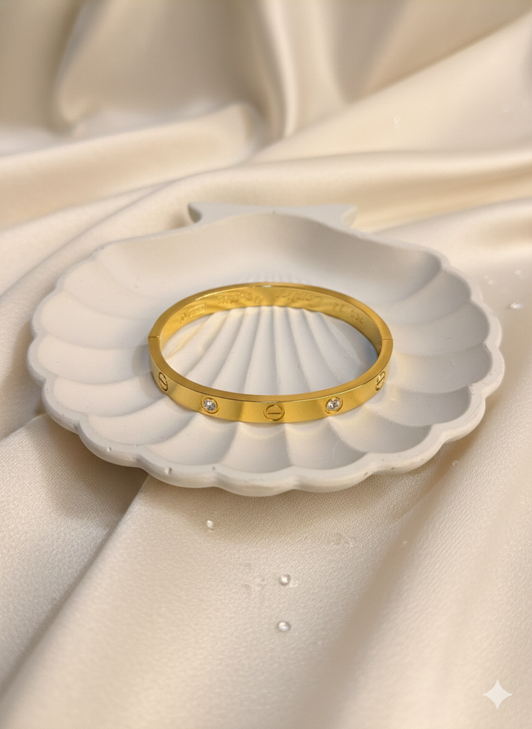Baby size Cartier (gold)(circular)