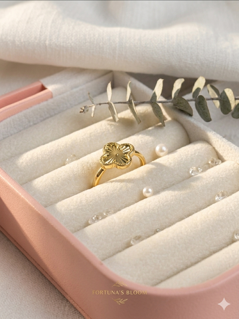 Clover Ring